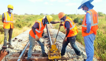 ​WAZAWA ZAIDI YA 1000 WANUFAISHWA NA MRADI WA UBORESHAJI WA RELI YA KATI